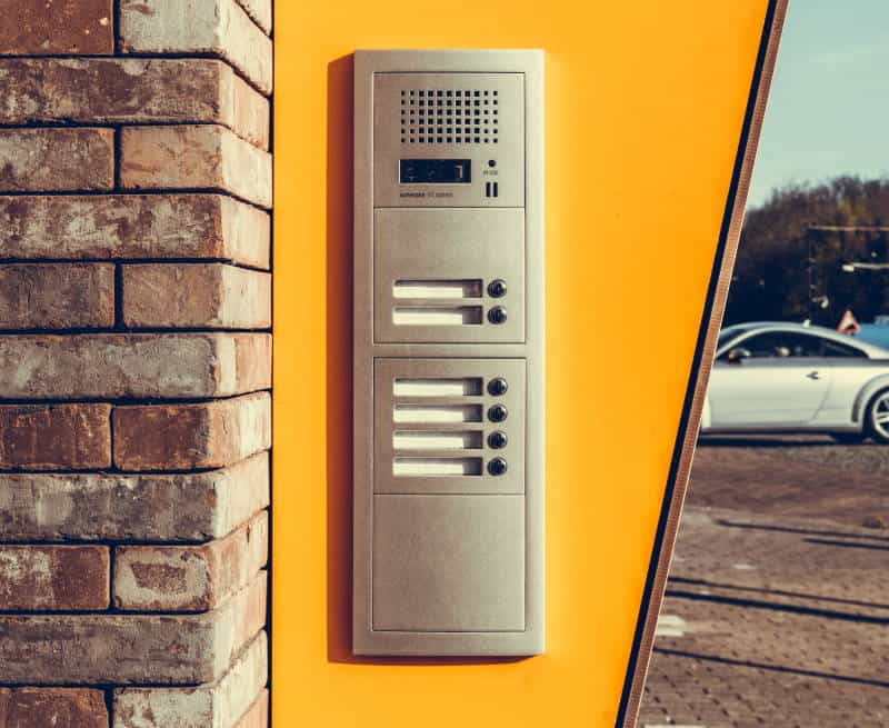 Wired vs Wireless Doorbell