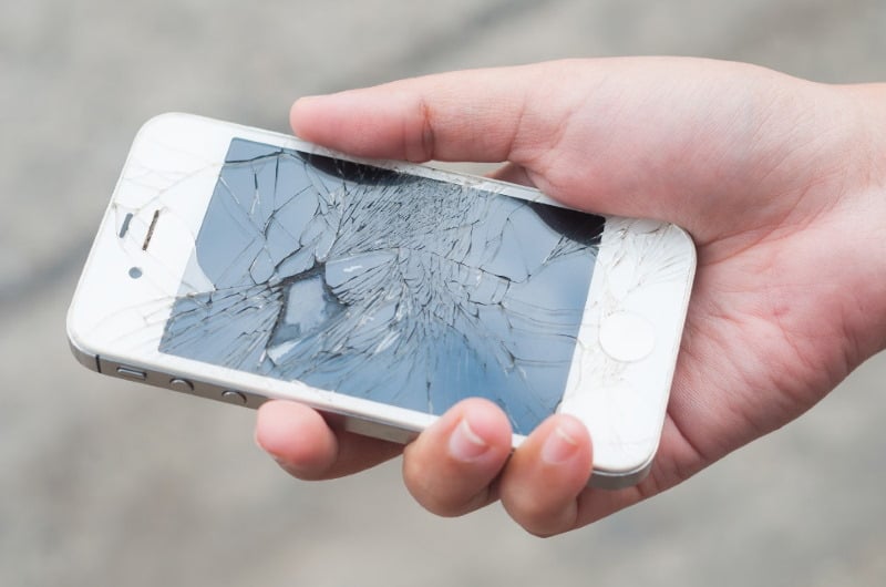 Other Dangers of Using a Cracked Phone