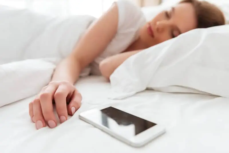 7 tips on how to avoid cell phone radiation when sleeping